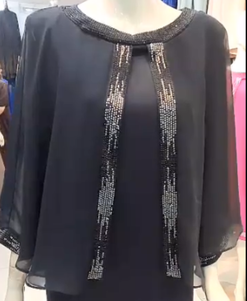 Robe Soirée " Mystère d’Élégance "